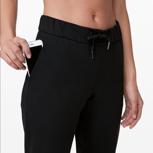 Lululemon on the fly pant